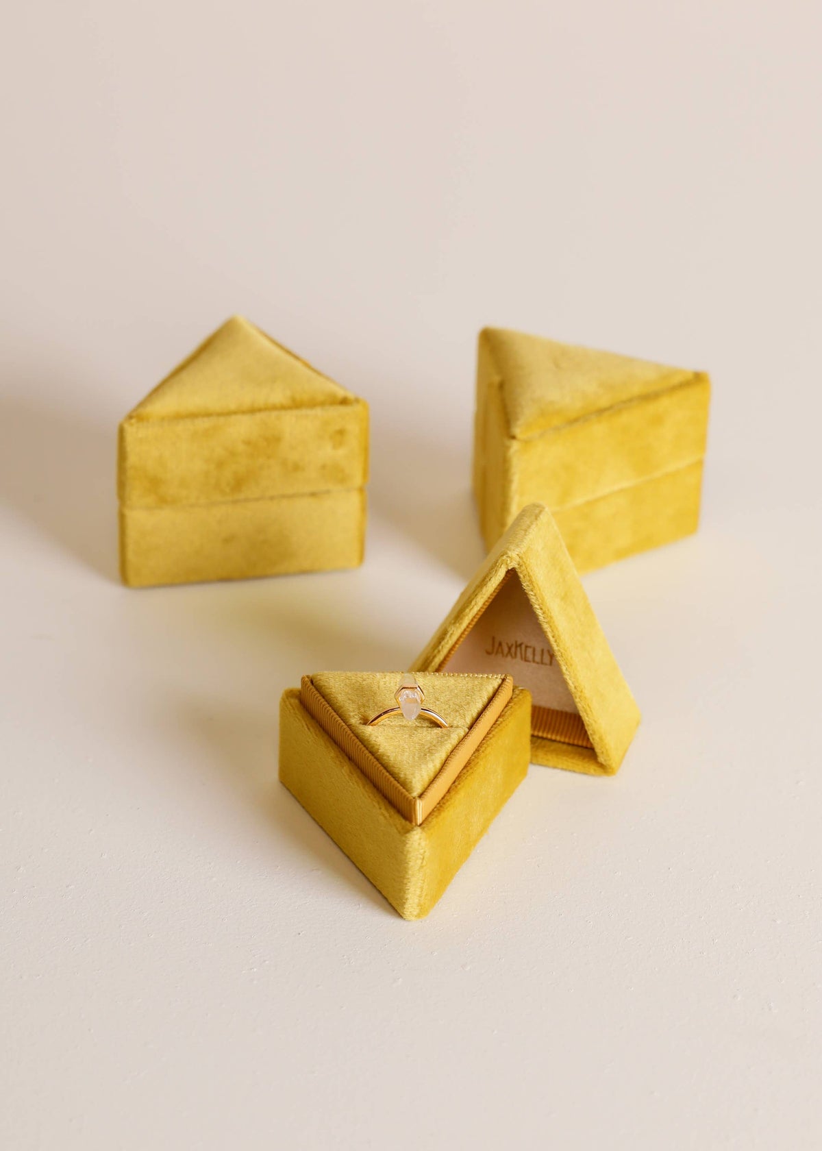 Velvet Jewelry Box - Triangle - Chartreuse: Chartreuse