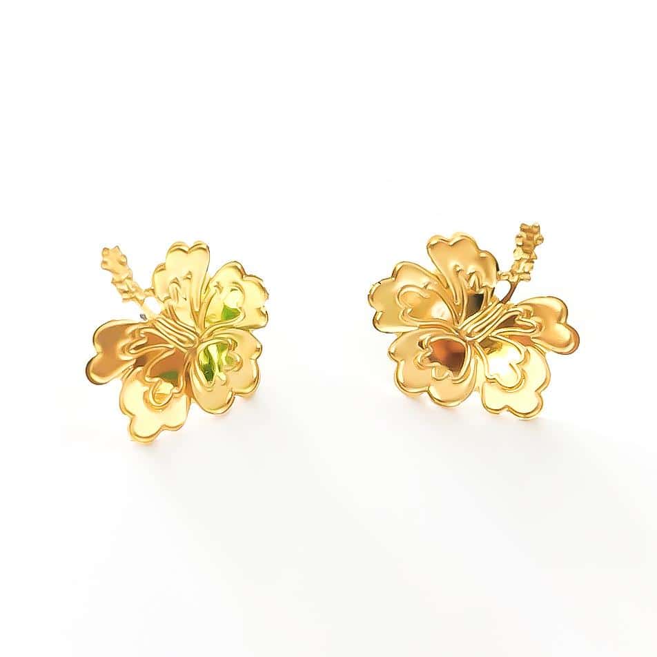 Hibiscus New: Gold / Wire Earring