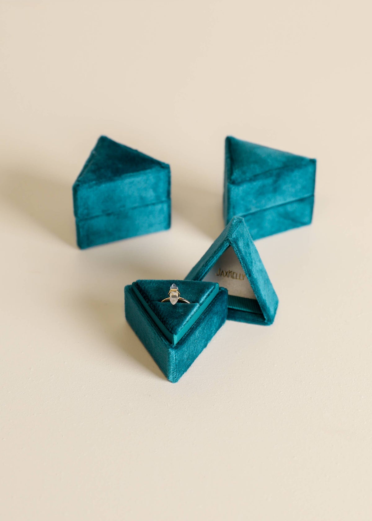 Velvet Jewelry Box - Triangle - Teal: Teal