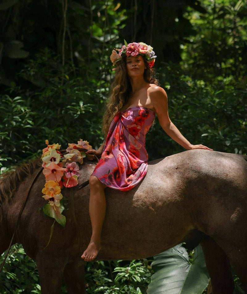 Lei Lady Pareo with Ocean Dreamer