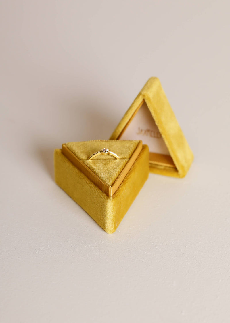 Velvet Jewelry Box - Triangle - Chartreuse: Chartreuse